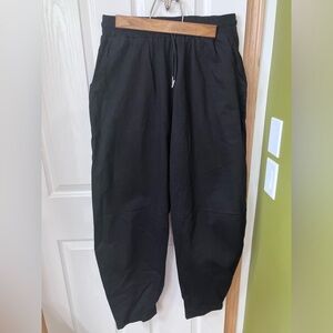 Red Sky women’s carrot barrel jeans